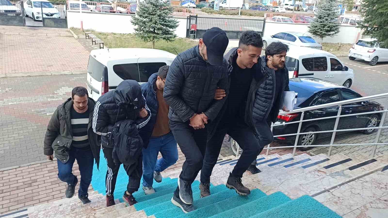 Konya’da Ev Hırsızlığı Zanlıları, Polis Tarafından Yakalandı!