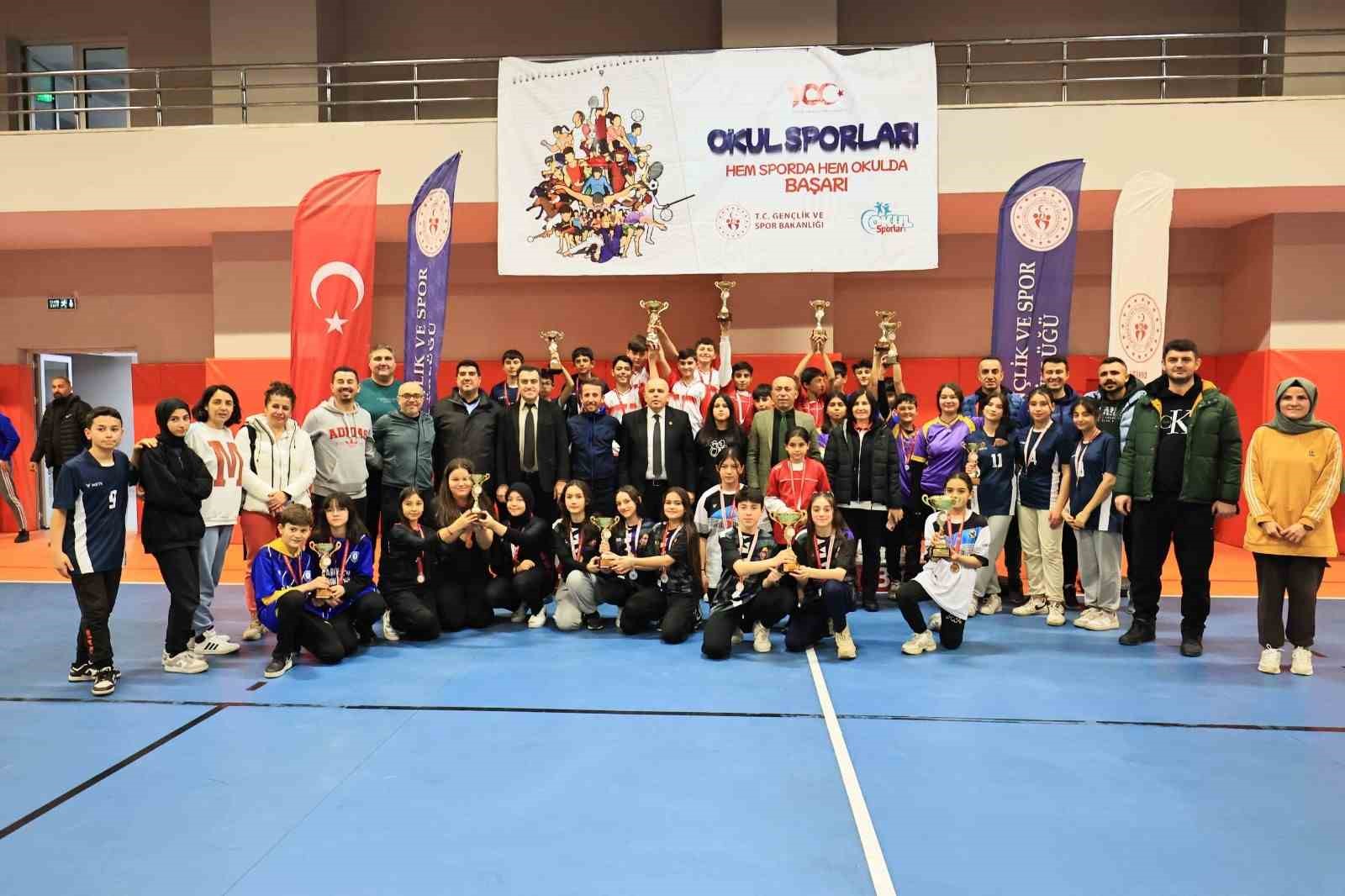 Curling Turnuvasında Kupa Kazananları Belli Oldu!