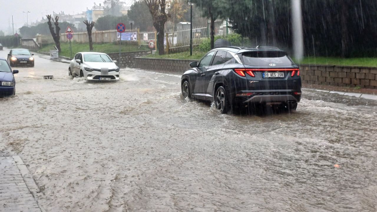 Aydın’da yoğun yağış etkili oldu