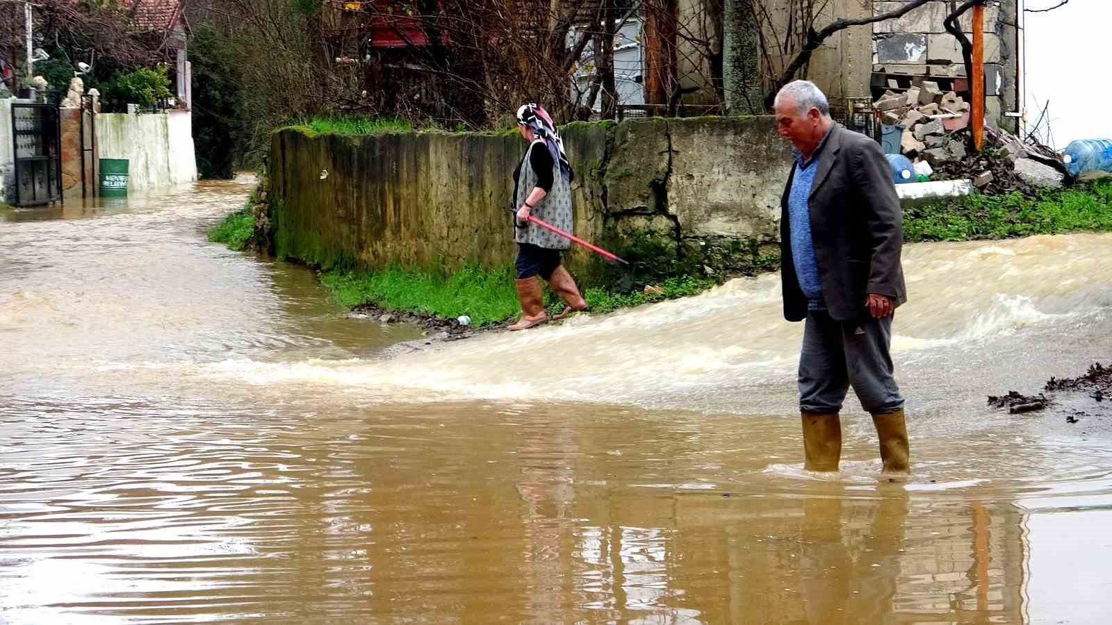 Muğla’da şiddetli yağış sonrası sokaklar sular altında kaldı!
