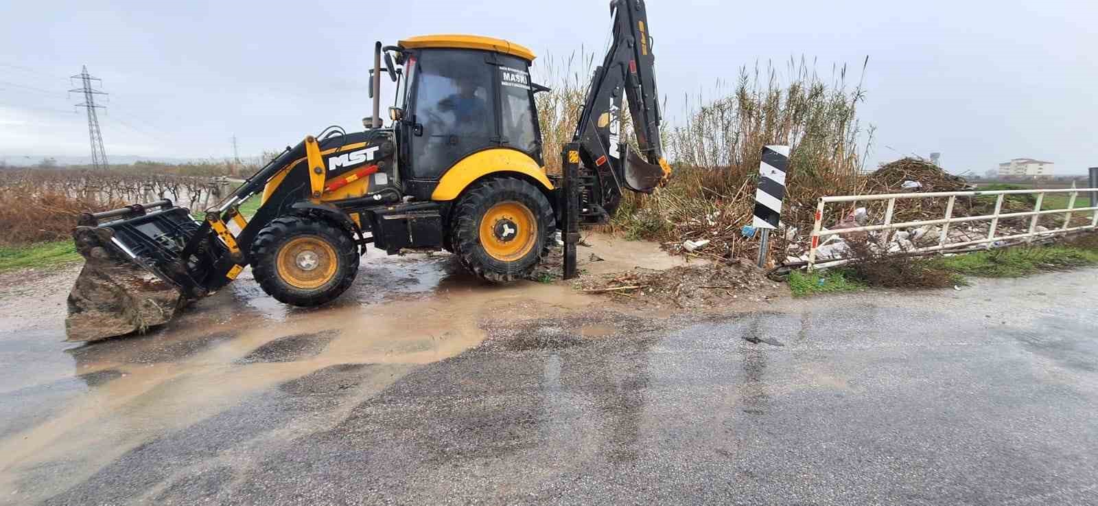 Tarımsal Sulama Kanalları ve Dereler Saruhalı’nda Hızlı Bir Şekilde Onarıldı