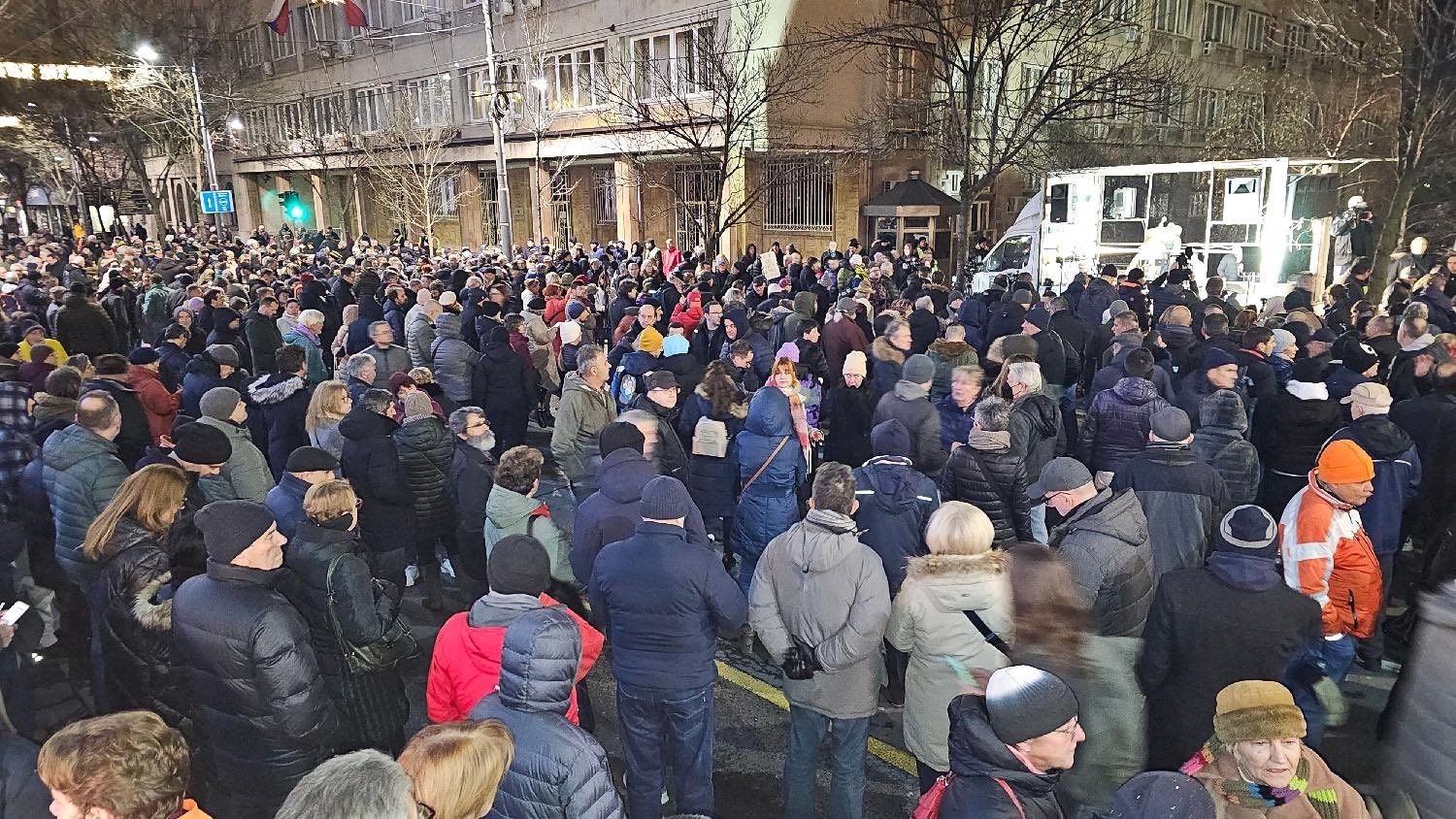 Sırbistan’da Muhalefet, Erken Genel ve Yerel Seçimlerin İptali İçin Yeniden Eyleme Geçti