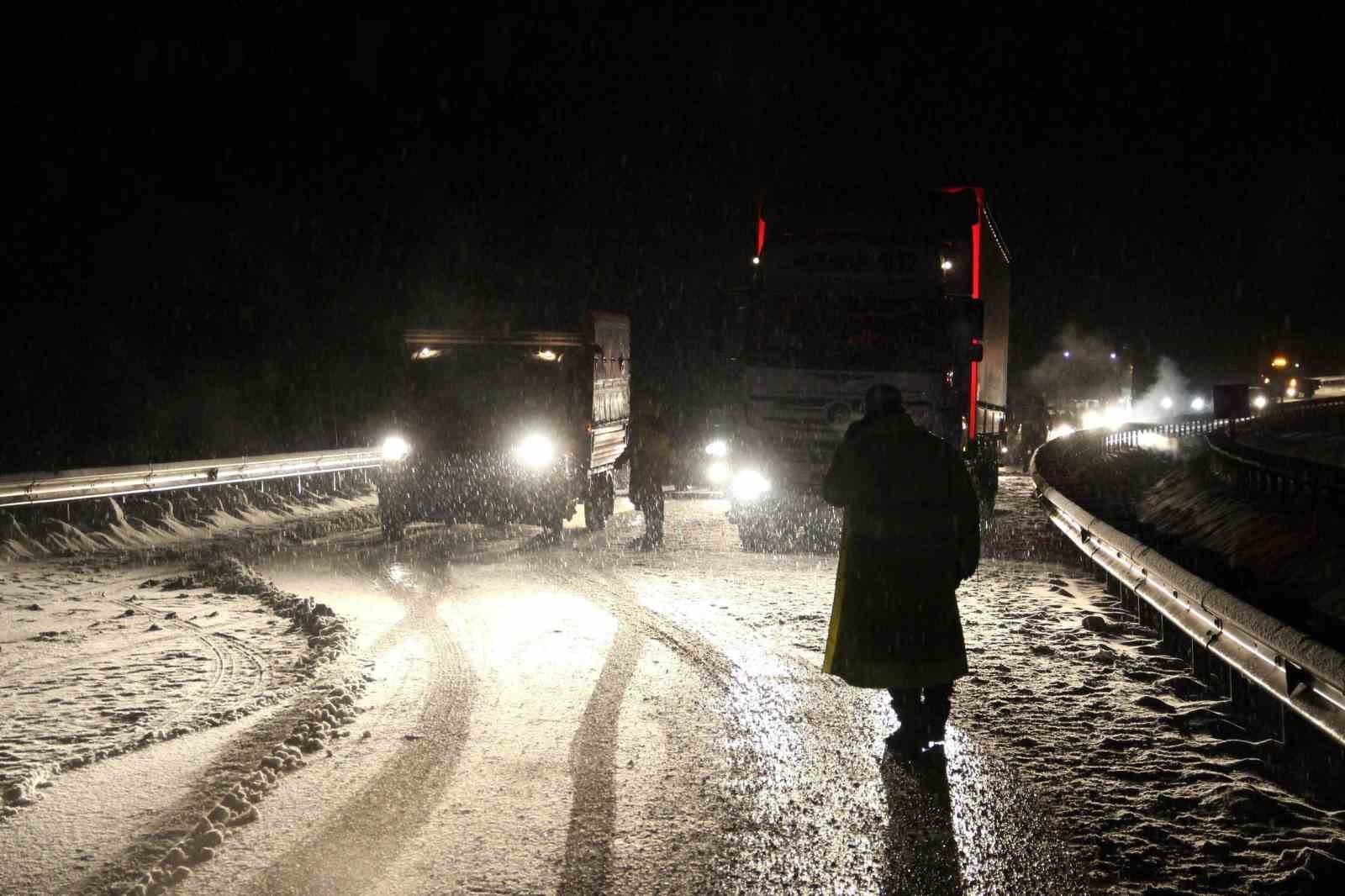 Yüksek bölgelerde kar yağışı yoğunluk kazandı