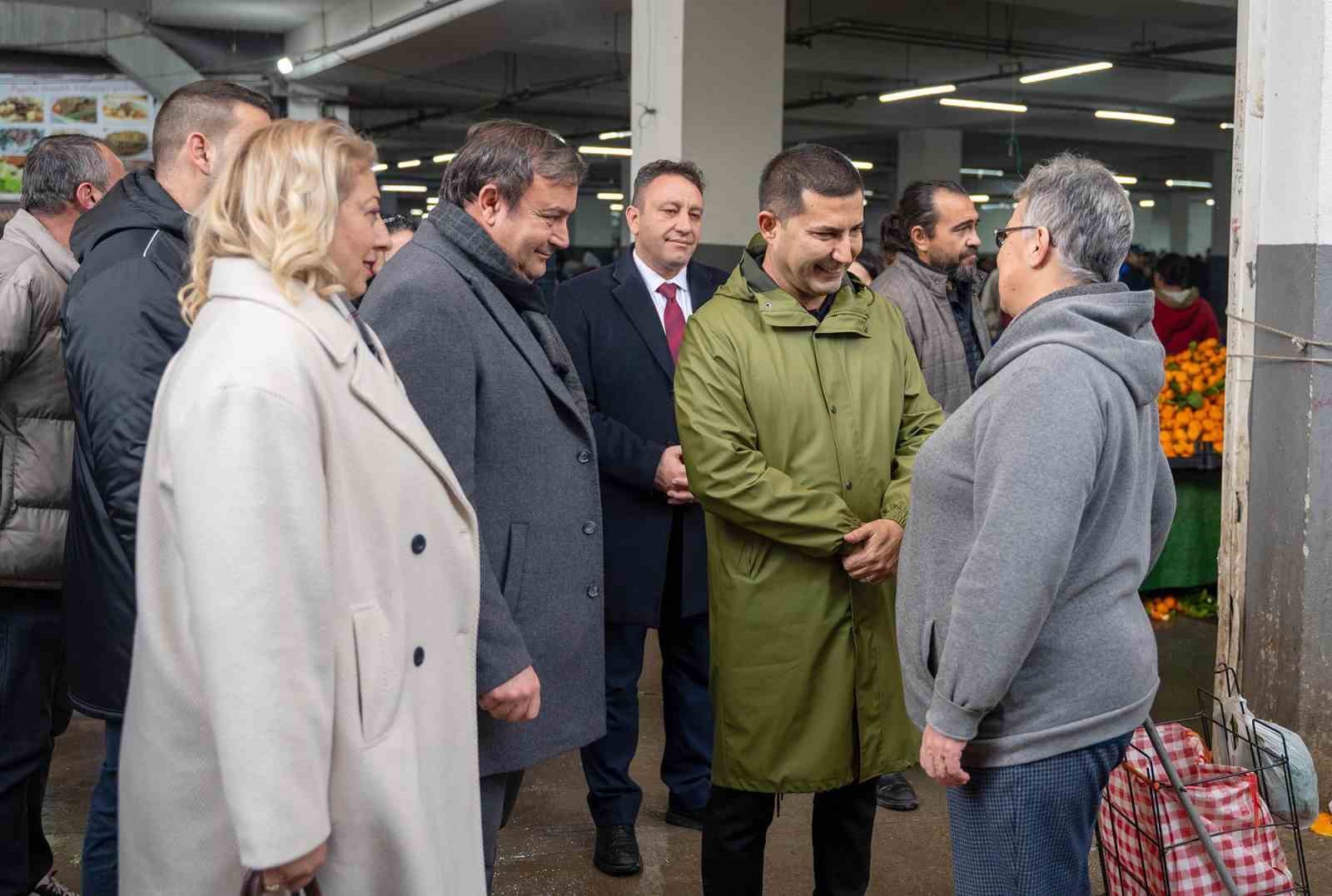 Başkan Günel, kapalı pazar yerinde esnaf ve vatandaşlarla buluştu