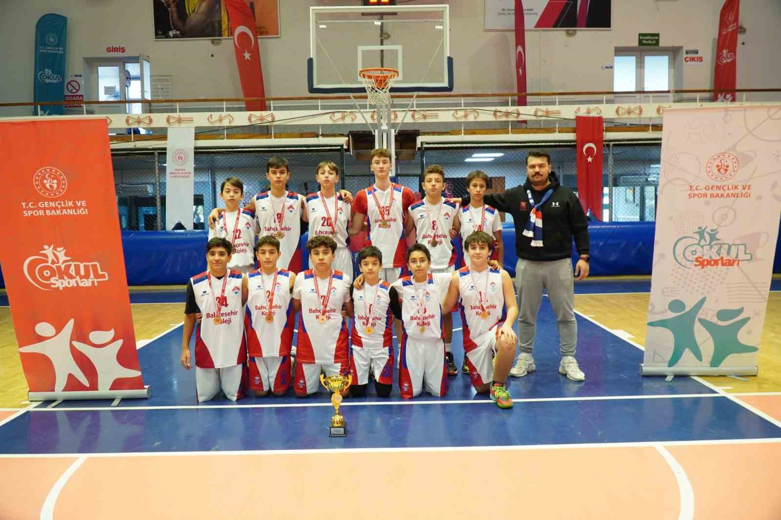 Manisa’da düzenlenen Okul Sporları Yıldızlar Basketbol İl Birinciliği müsabakaları sona erdi