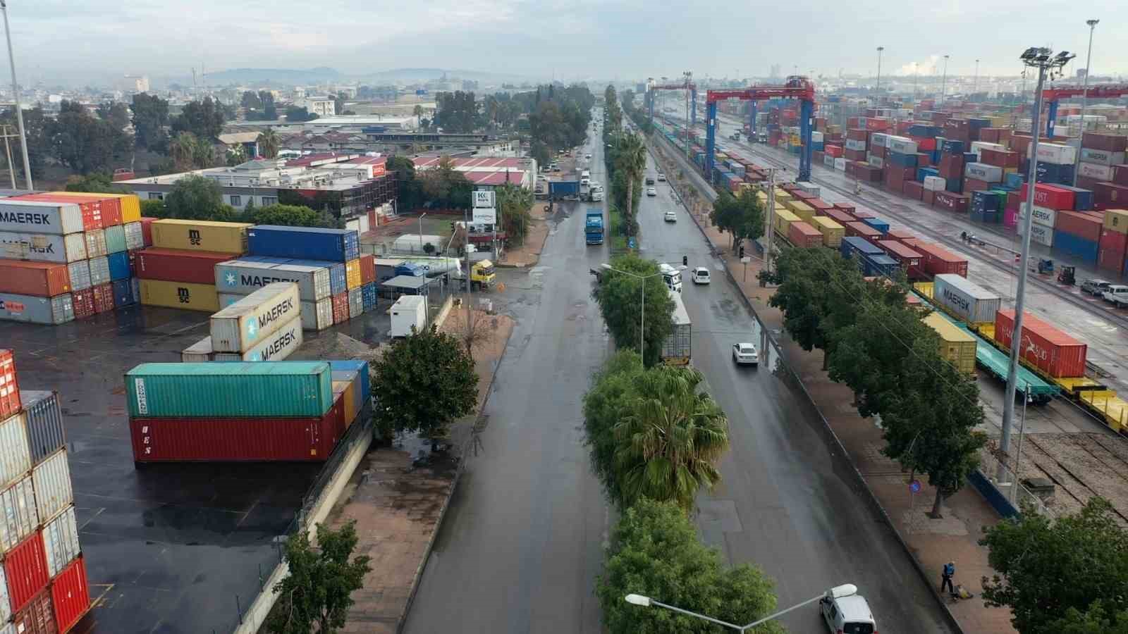 Liman yolu üzerinde trafik güvenliği önlemleri alındı, çalışmalar başladı.