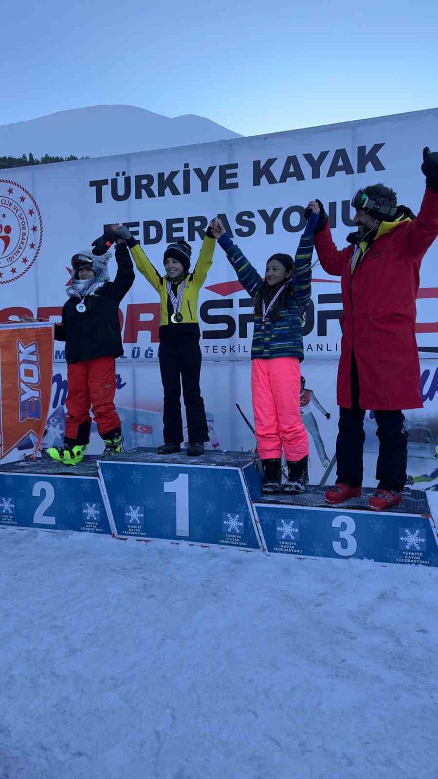 Kayserili sporcular, kayak yarışmalarından toplamda 10 madalya kazandılar.