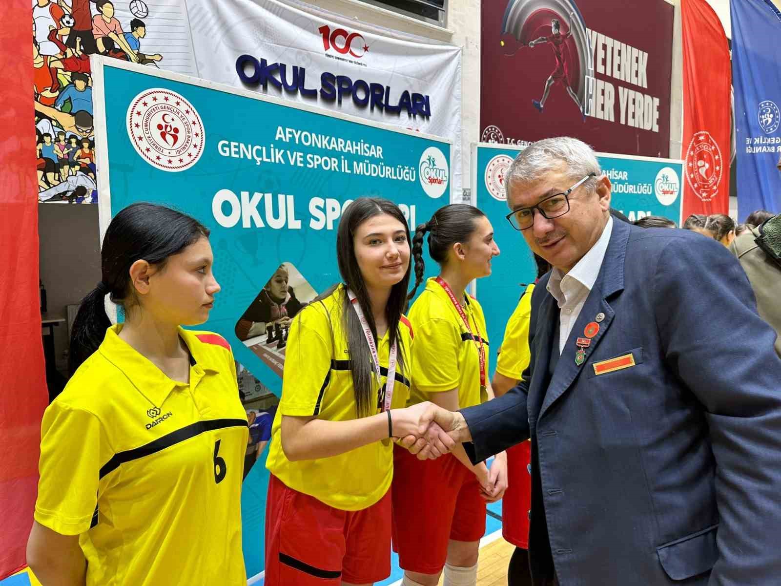 Genç Kızlar Okul Sporlarında Futsal Müsabakaları Son Buldu