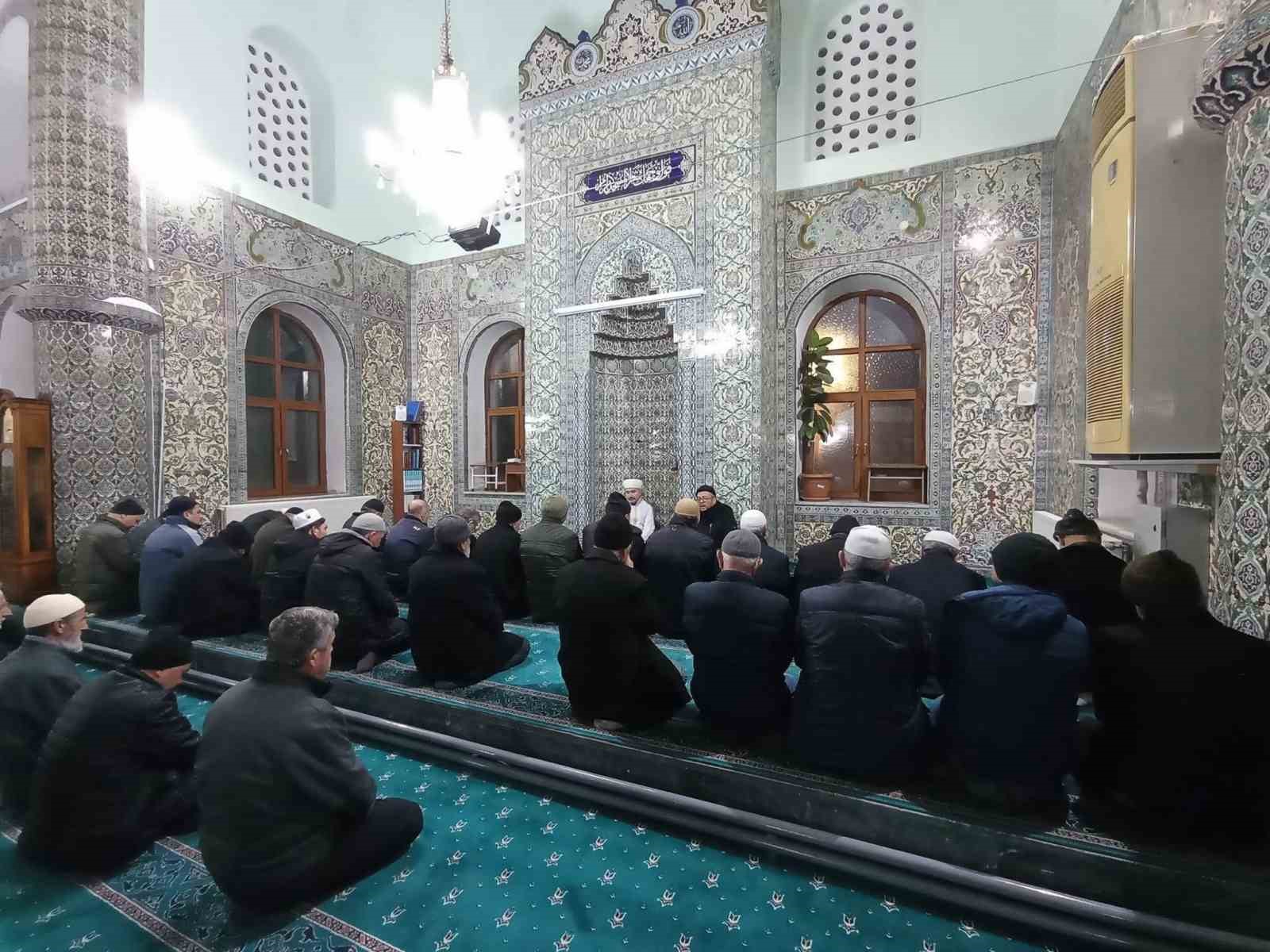 Gediz Ulu Camii’nde şehitler için dualar edildi