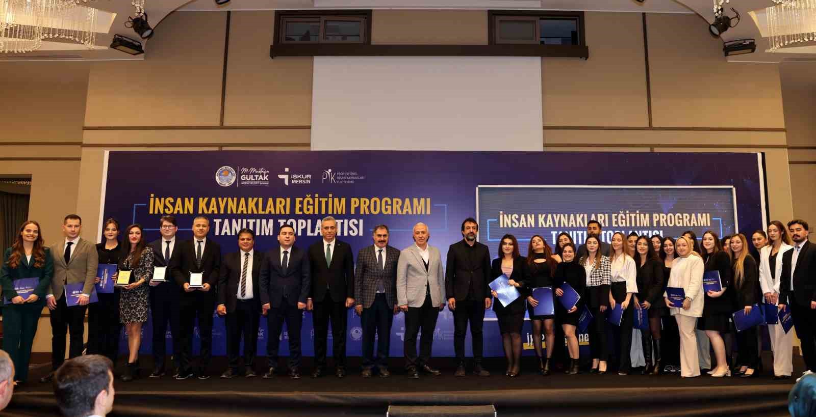 İnsan Kaynakları Uzmanı Eğitimine Katılanlar Sertifikalarını Teslim Aldı