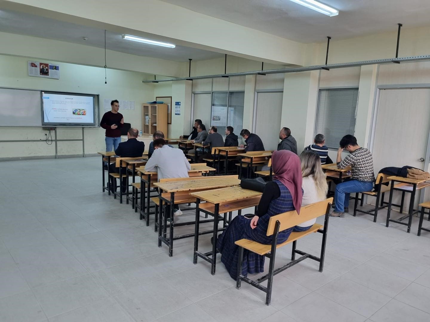 Emet Cevizdere Şehitleri Mesleki ve Teknik Anadolu Lisesi öğretmenlerine özel seminer düzenlendi