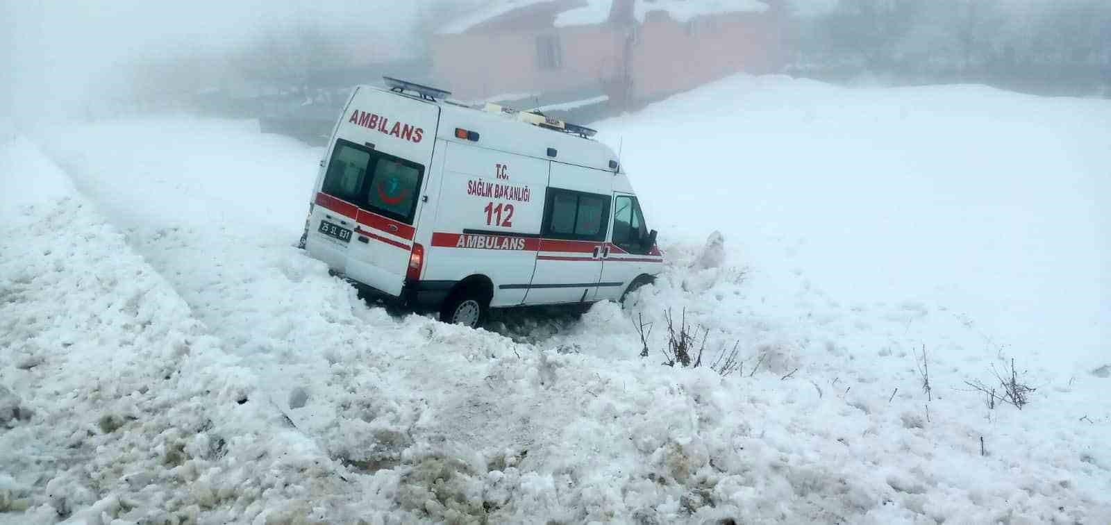 Bingöl’de buzlanma sebebiyle meydana gelen trafik kazasında ambulans yoldan çıktı: 5 kişi yaralandı