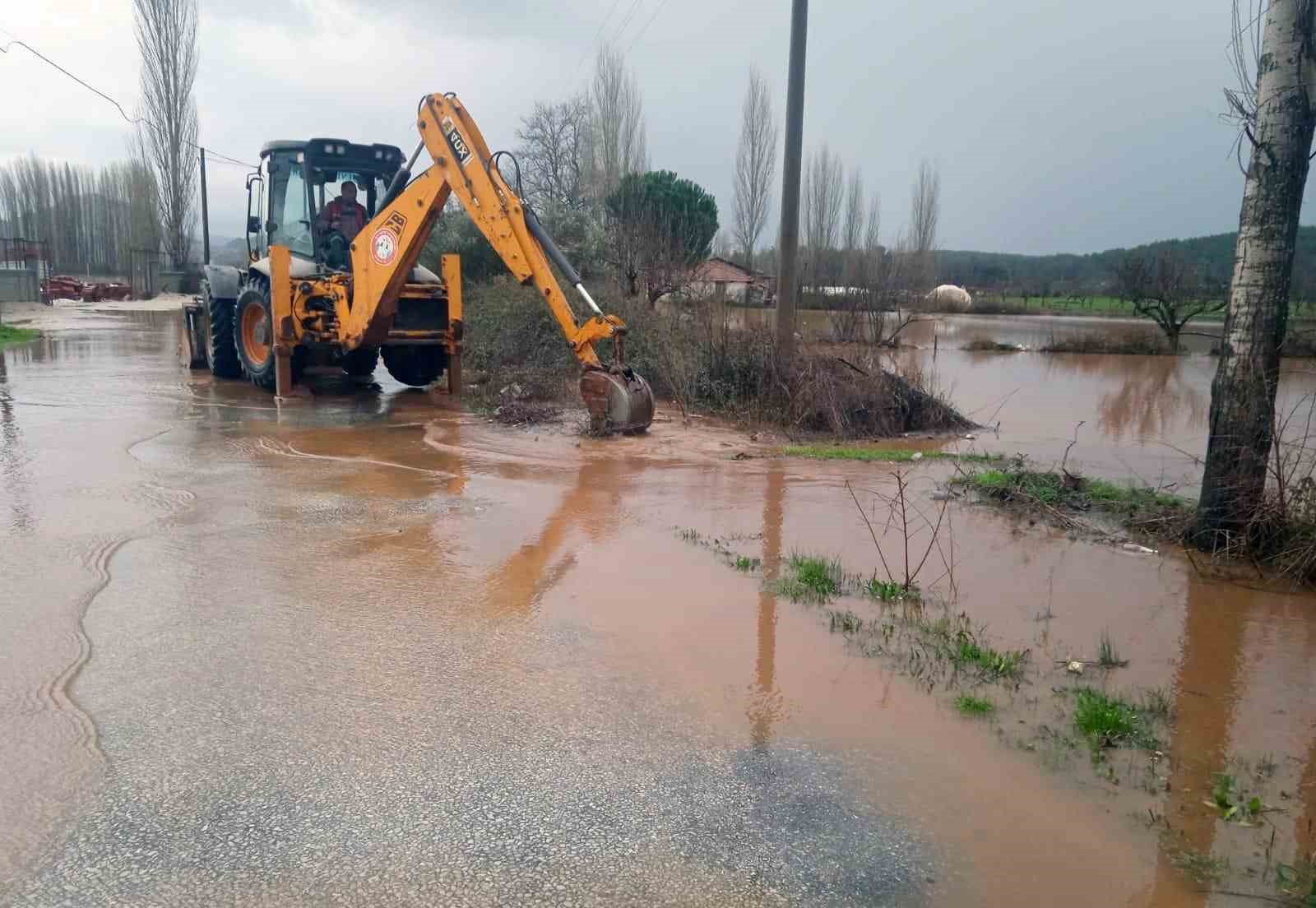 Menteşe Belediyesi, ekiplerini harekete geçirdi