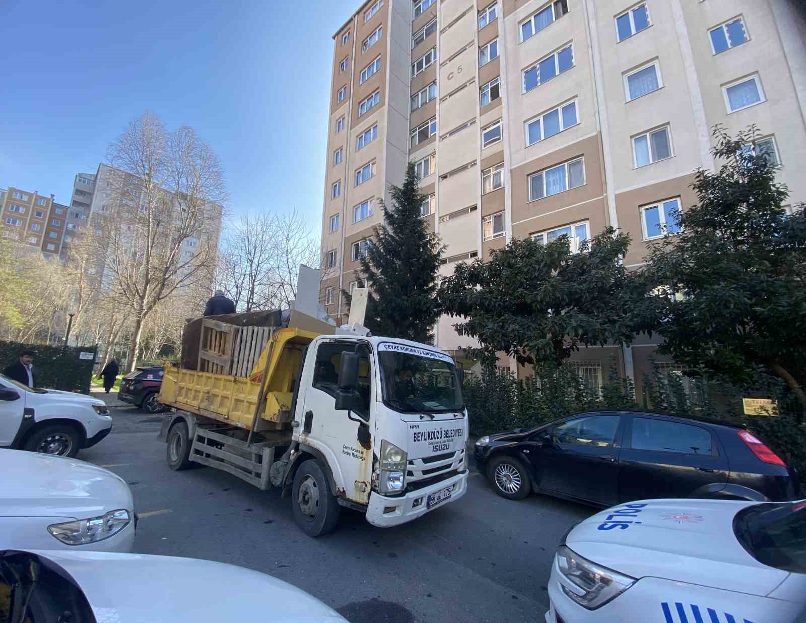 Çöp ev şaşkınlığı Beylikdüzü’nde yaşanan anne ve kızının hikayesiyle ayyuka çıktı!