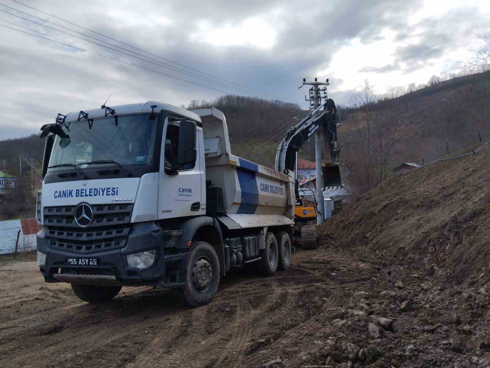 Başkan Sandıkçı, Şehrin Cadde ve Sokaklarını Yepyeni Bir Hava ile Donatıyor