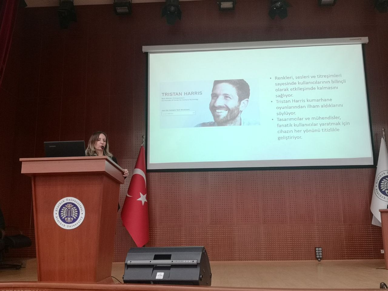 Atatürk Üniversitesi’nde Ekran Bağımlılığı Hakkında Bilgilendirici Konferans Düzenlendi