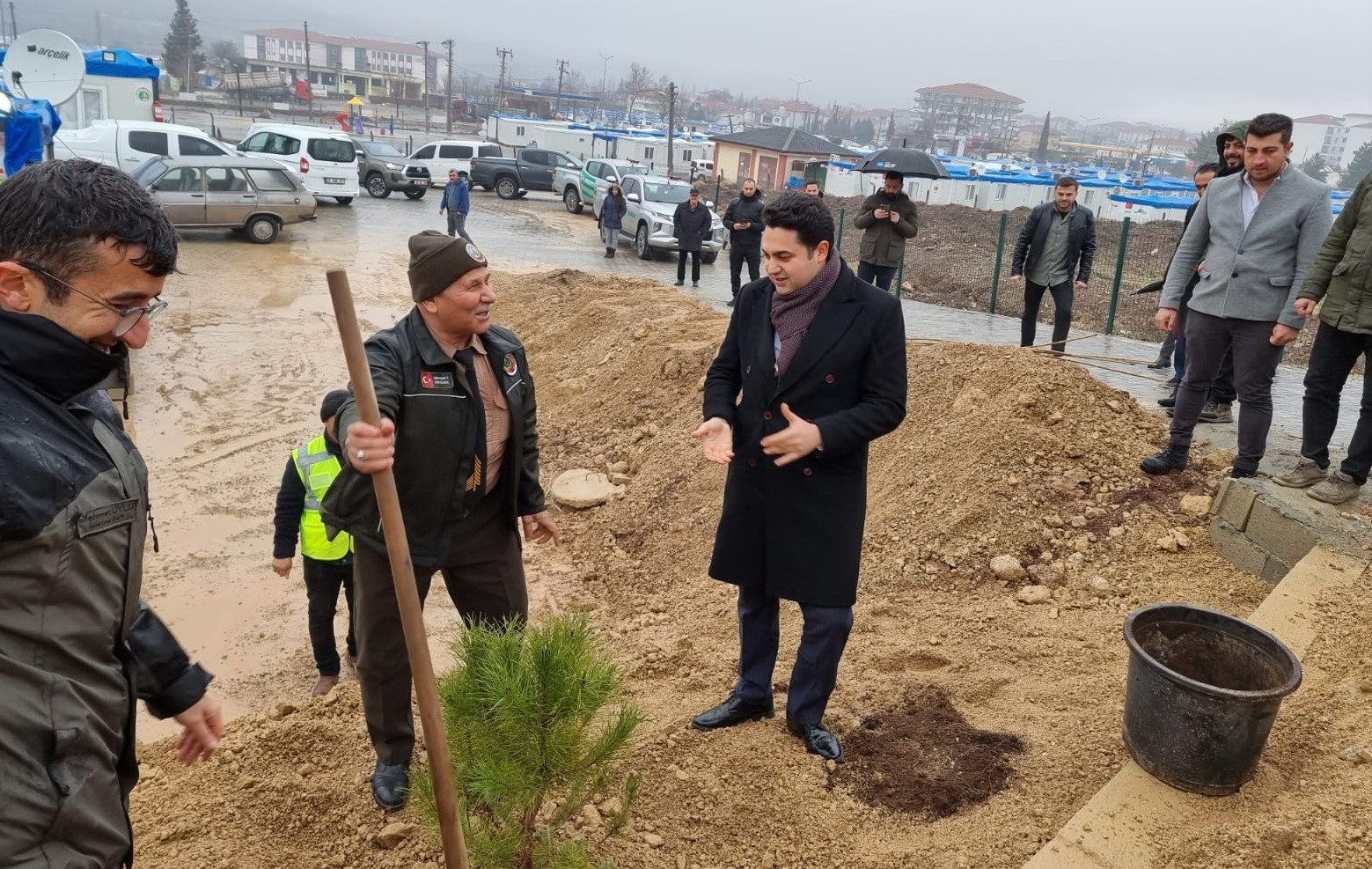 Vakit Geldi, Konteyner Kentte Fidanlar Toprakla Buluştu