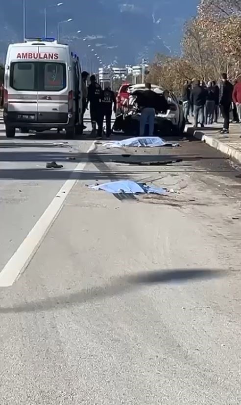 Antalya’da beton mikseriyle çarpışan adam hayatını kaybetti