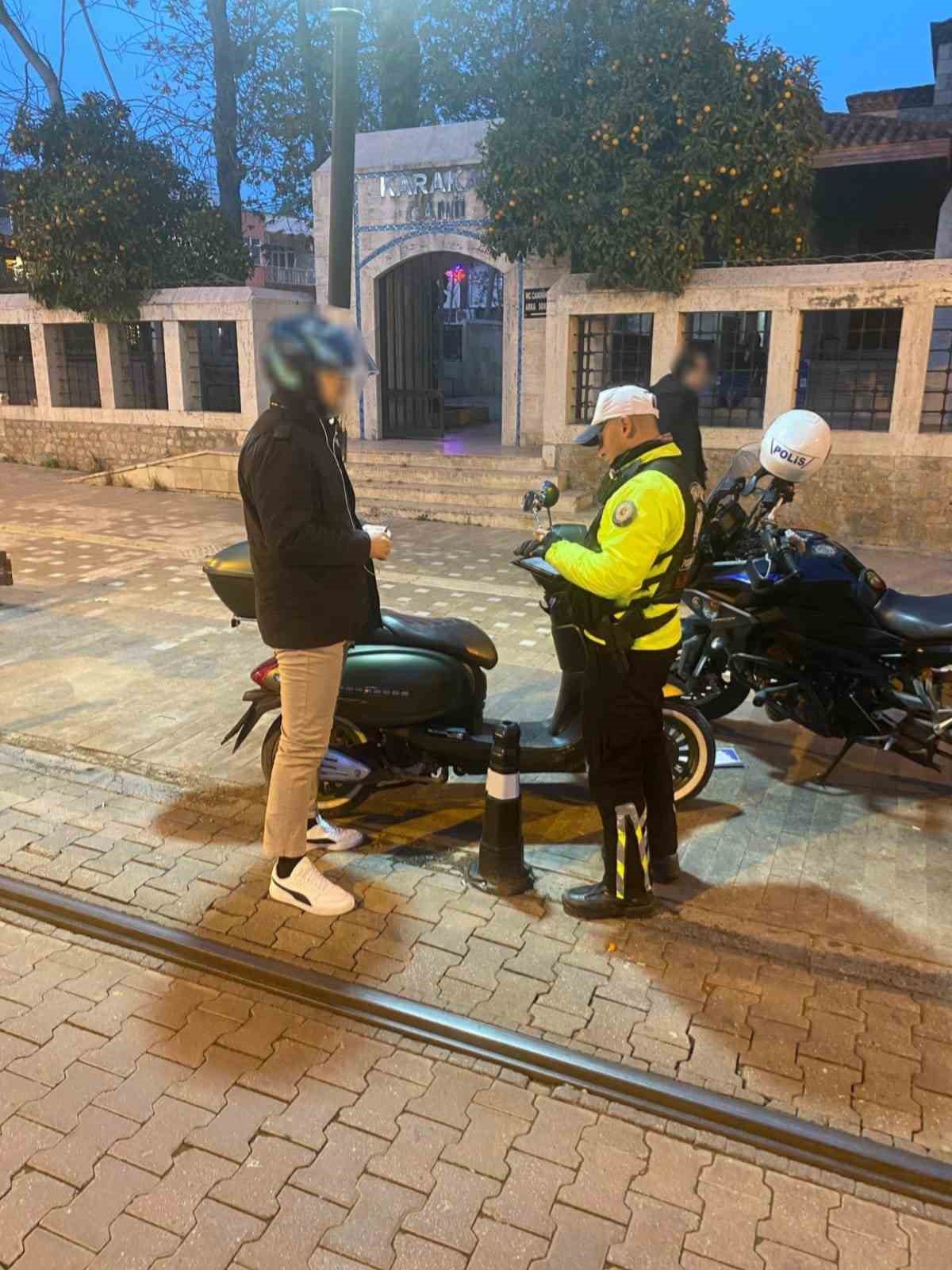 Antalya’da motorlu araç denetimleri artırıldı: Motosiklet ve motorlu bisikletlere yoğun kontrol
