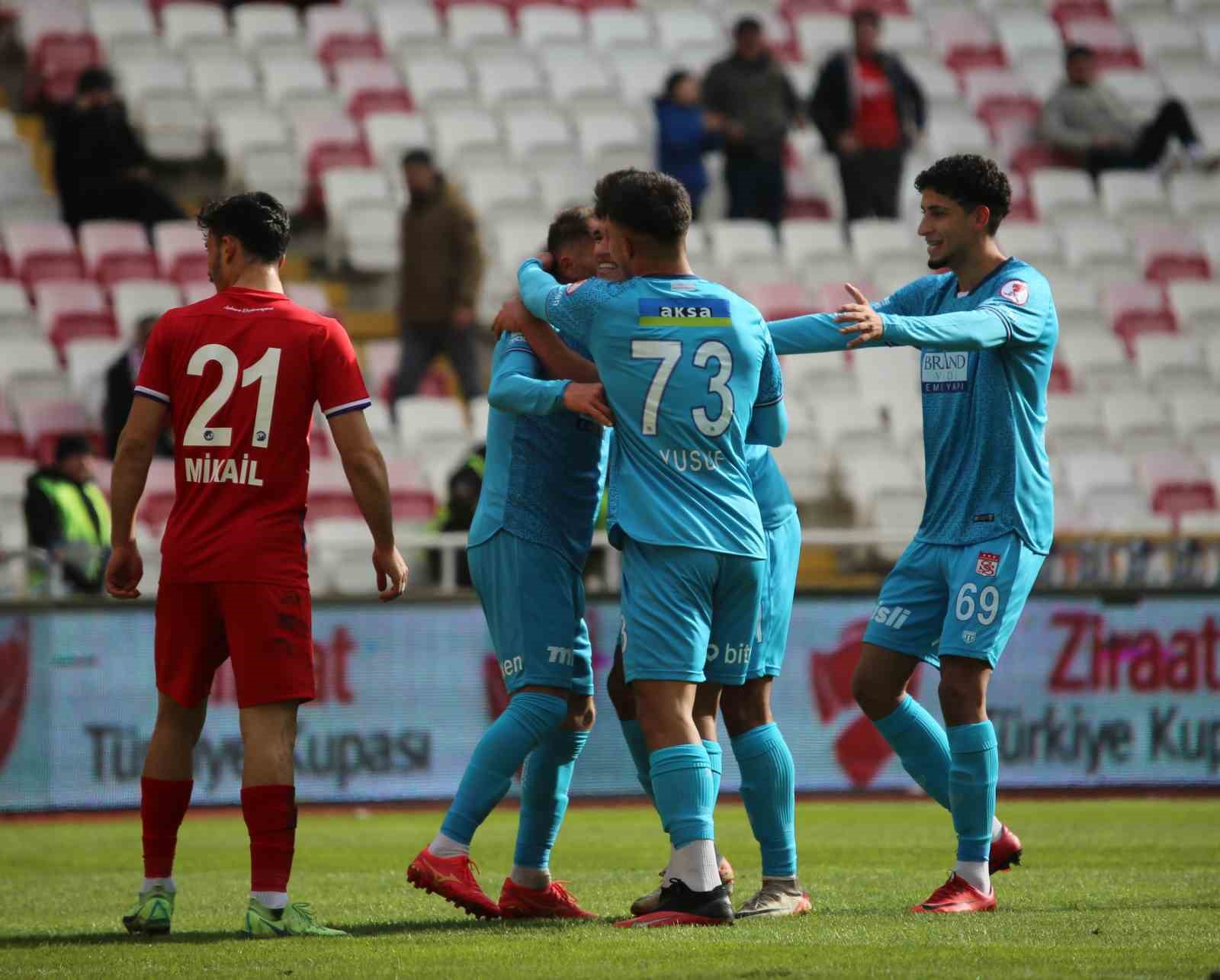 Sivasspor, Ziraat Türkiye Kupası’nda Ankara Keçiörengücü’nü 3-2 mağlup etti.