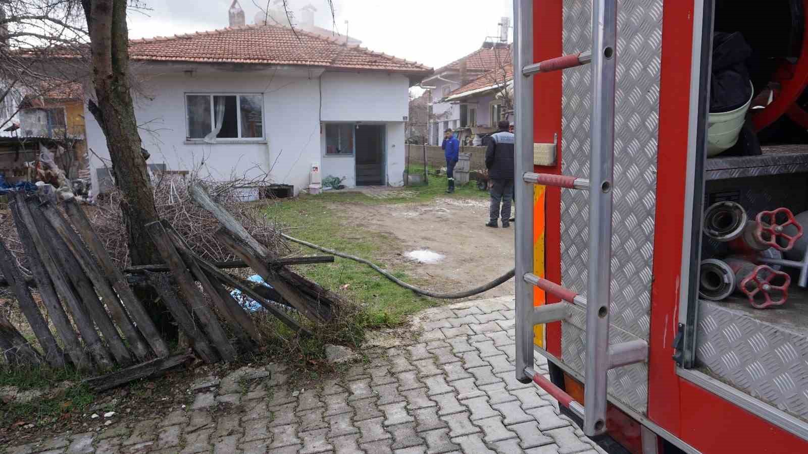 Burdur’da evde çıkan yangın sonucunda maddi hasar meydana geldi