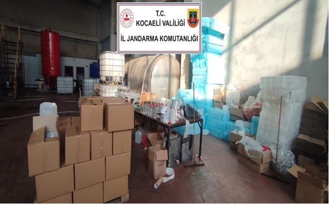 Kocaeli’de 16 ton 990 litre etil alkol yakalandı!