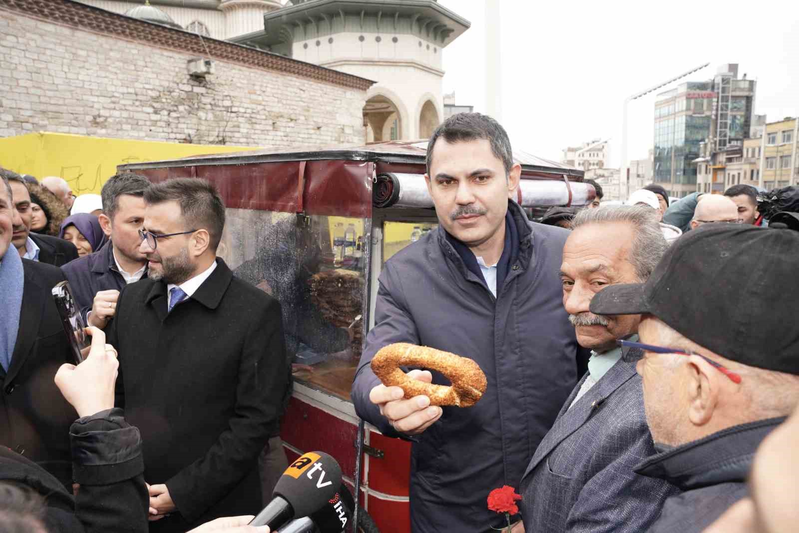 Çevre ve Şehircilik Bakanı Murat Kurum, Aya Triada Rum Ortodoks Kilisesi’ni ve Beyoğlu esnafını ziyaret etti