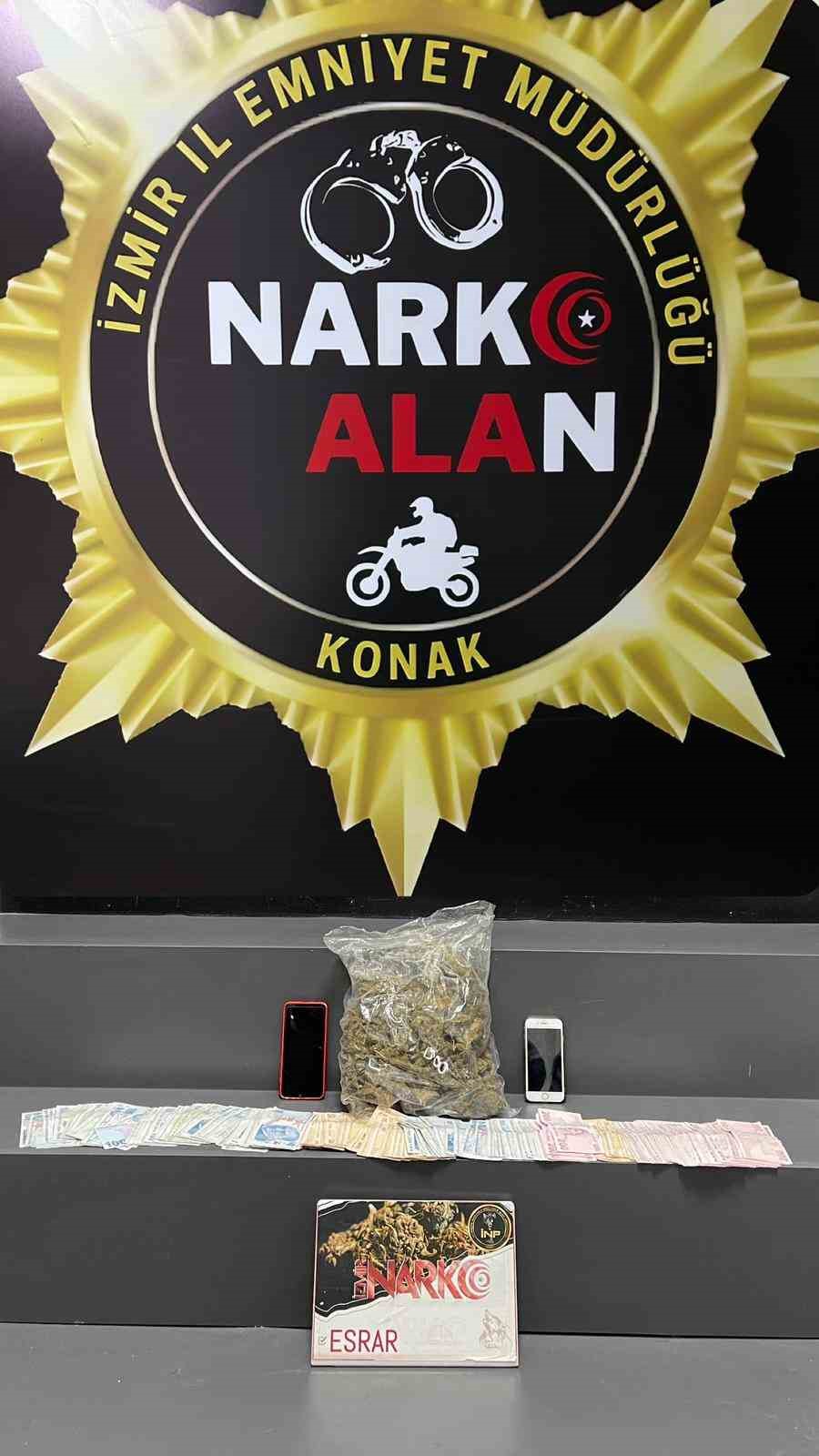 Konak polisinden zehir tacirlerine baskın: 4 gözaltı