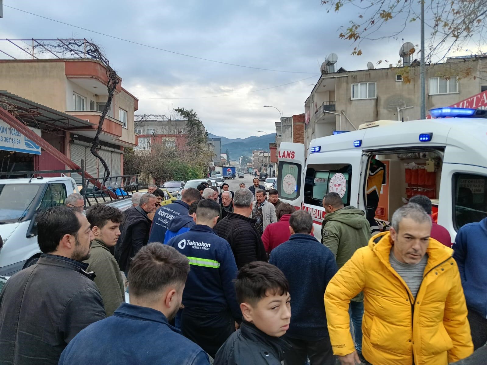 Osmaniye’de meydana gelen trafik kazasında otomobil ile motosiklet çarpıştı, 1 kişi yaralandı.