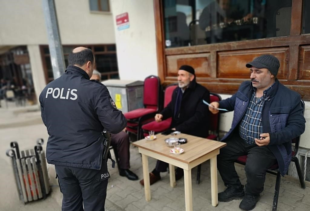 Polis, halkı dolandırıcılara karşı uyarıyor