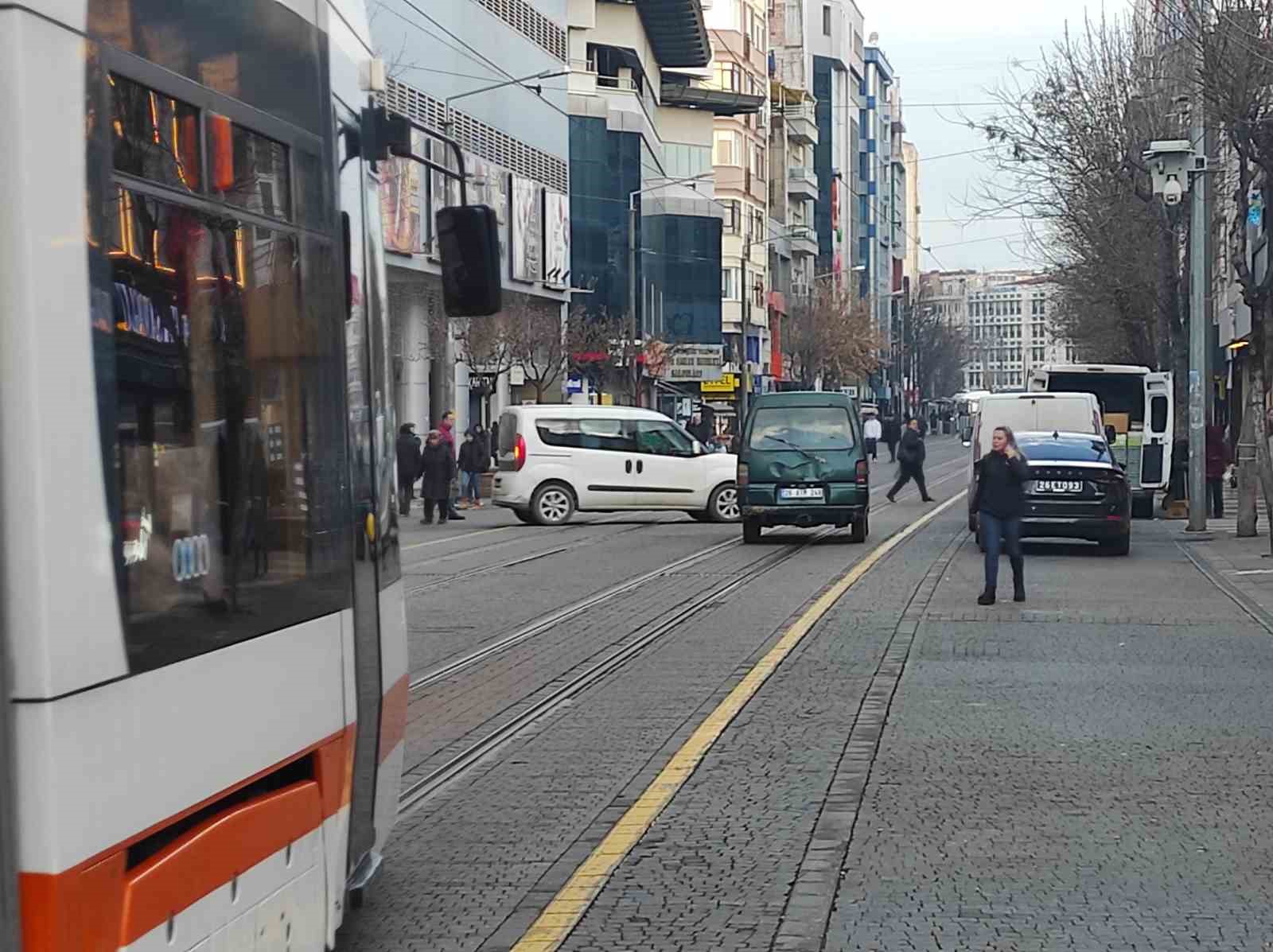 2 Eylül Caddesi’nde trafiğe kapalı olan ilginç anlar görüldü