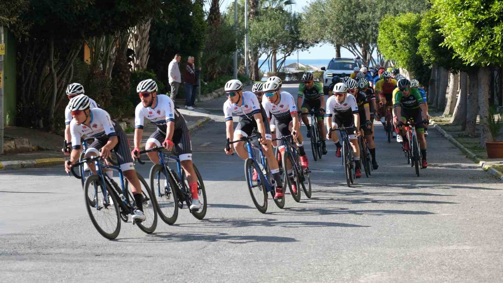 Alanya’da Türkiye Bisiklet Kupası İçin Heyecan Dolu Bir Başlangıç: İlk Etap Puanlı Yol Yarışı