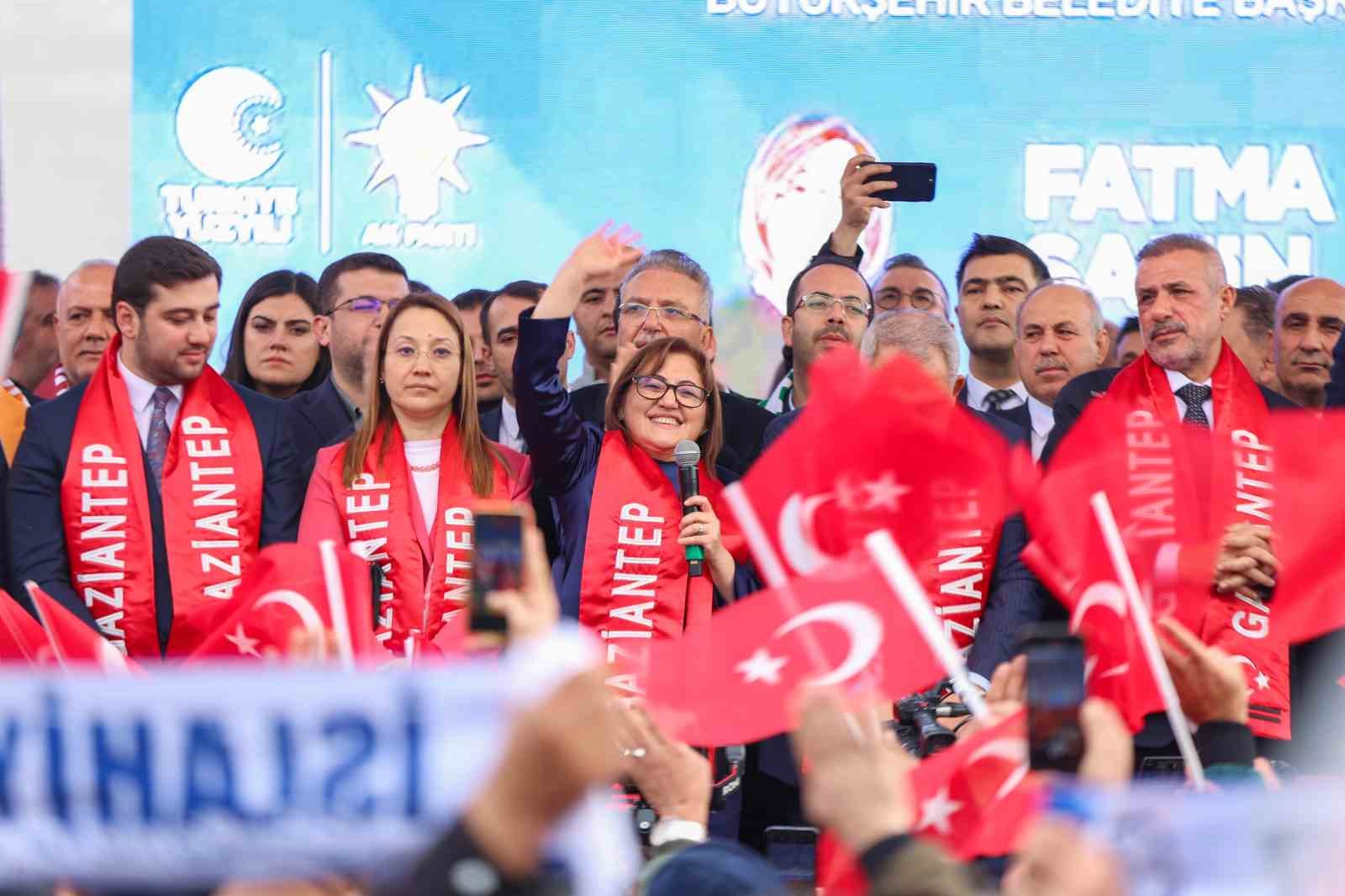 Fatma Şahin’e büyük bir coşkuyla karşılanma