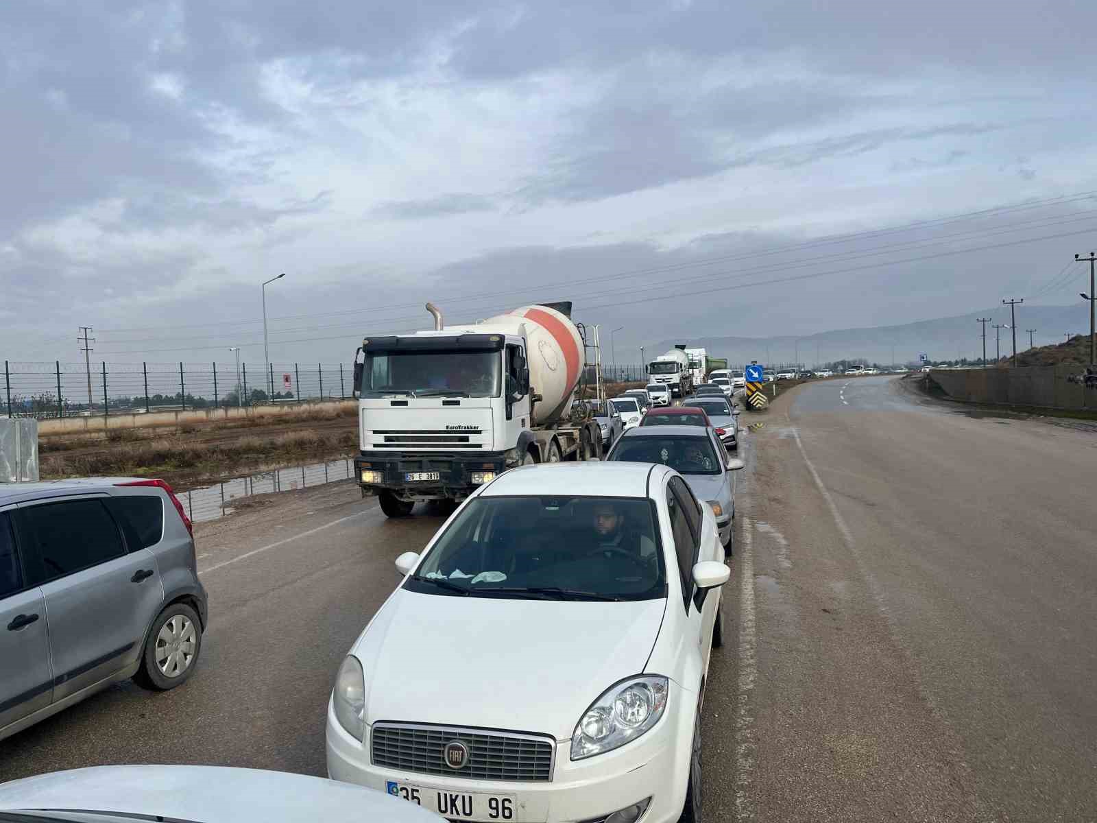 Açıköğretim sınavları, trafikte yoğunluk oluşturdu.