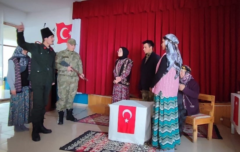 Çıldır İmam Hatip Lisesi, Şehitlerin Anısını Onurlandırmak İçin Özel Program Düzenledi