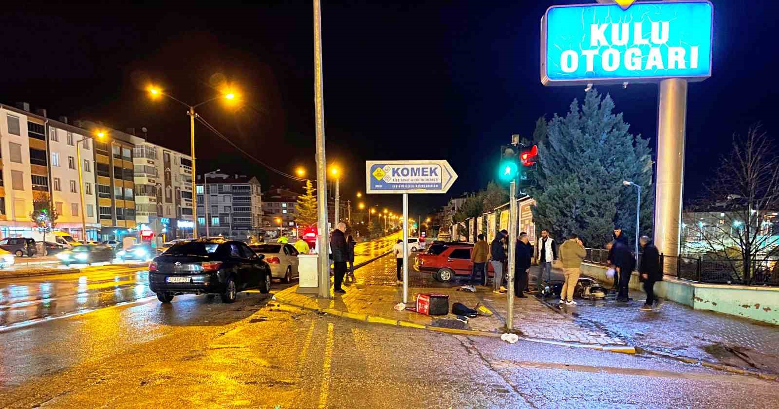 Konya’da meydana gelen trafik kazasında otomobil, motosiklete çarptı ve 1 kişi yaralandı.