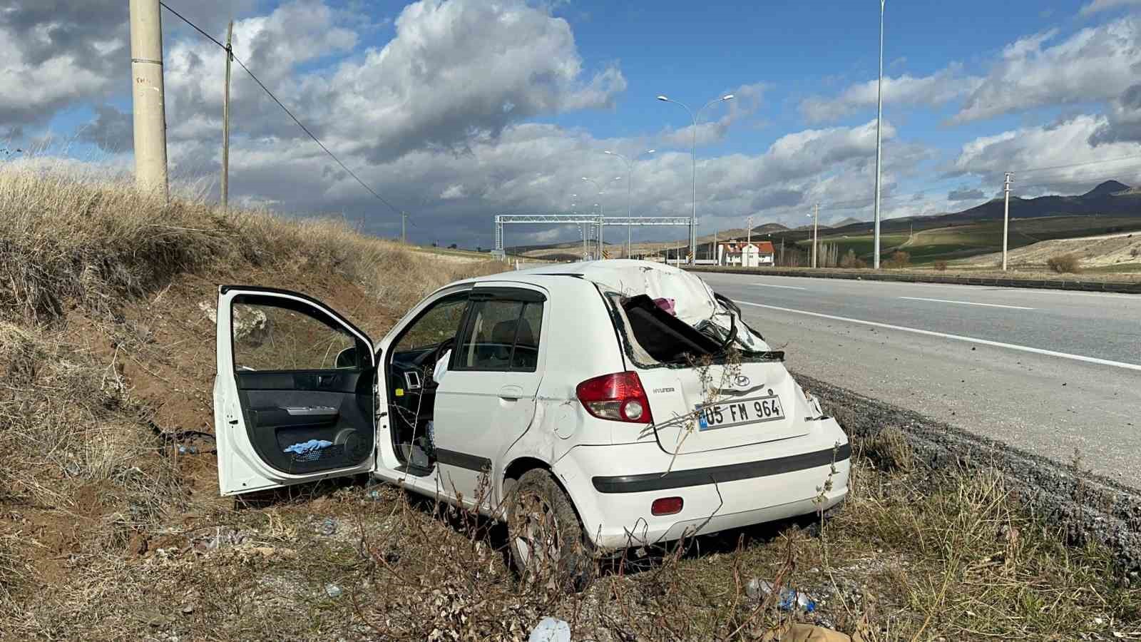 Havada süzülen poşet kaza sebebi oldu, 3 kişi yaralandı