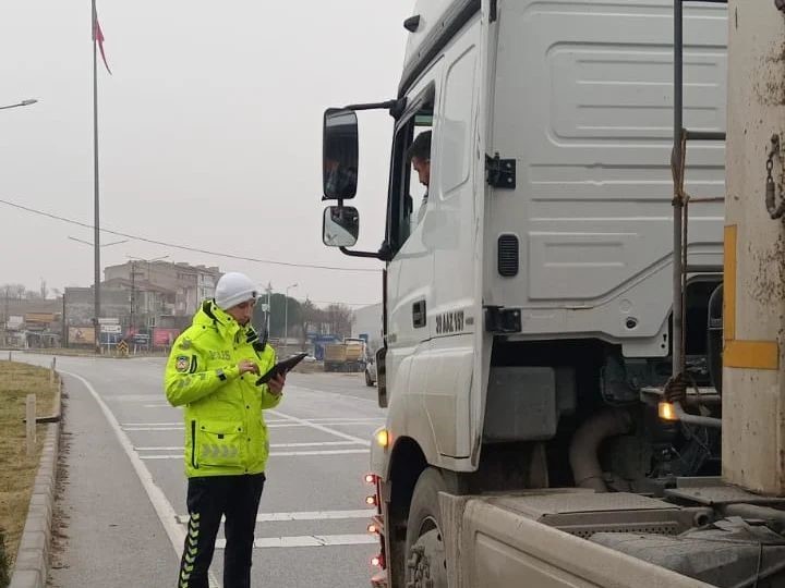 Kırklareli’nde trafik kontrolünde 7 araç trafikten men edildi