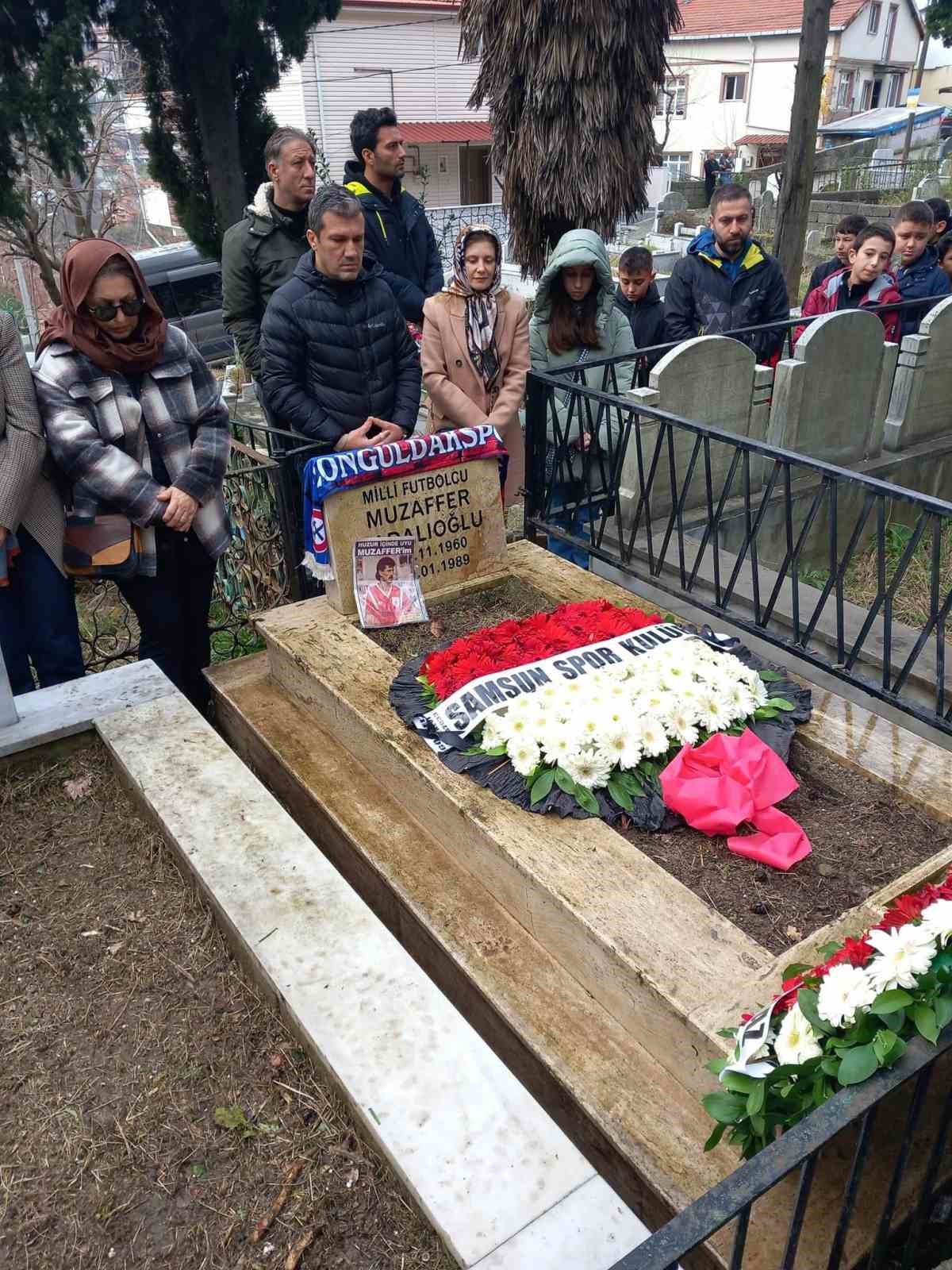 Muzaffer Badalıoğlu’na son veda: Mezarı başında anma töreni düzenlendi