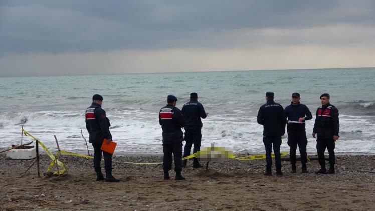 Manavgat sahilinde kimliği belirsiz iki erkek cesedi bulundu
