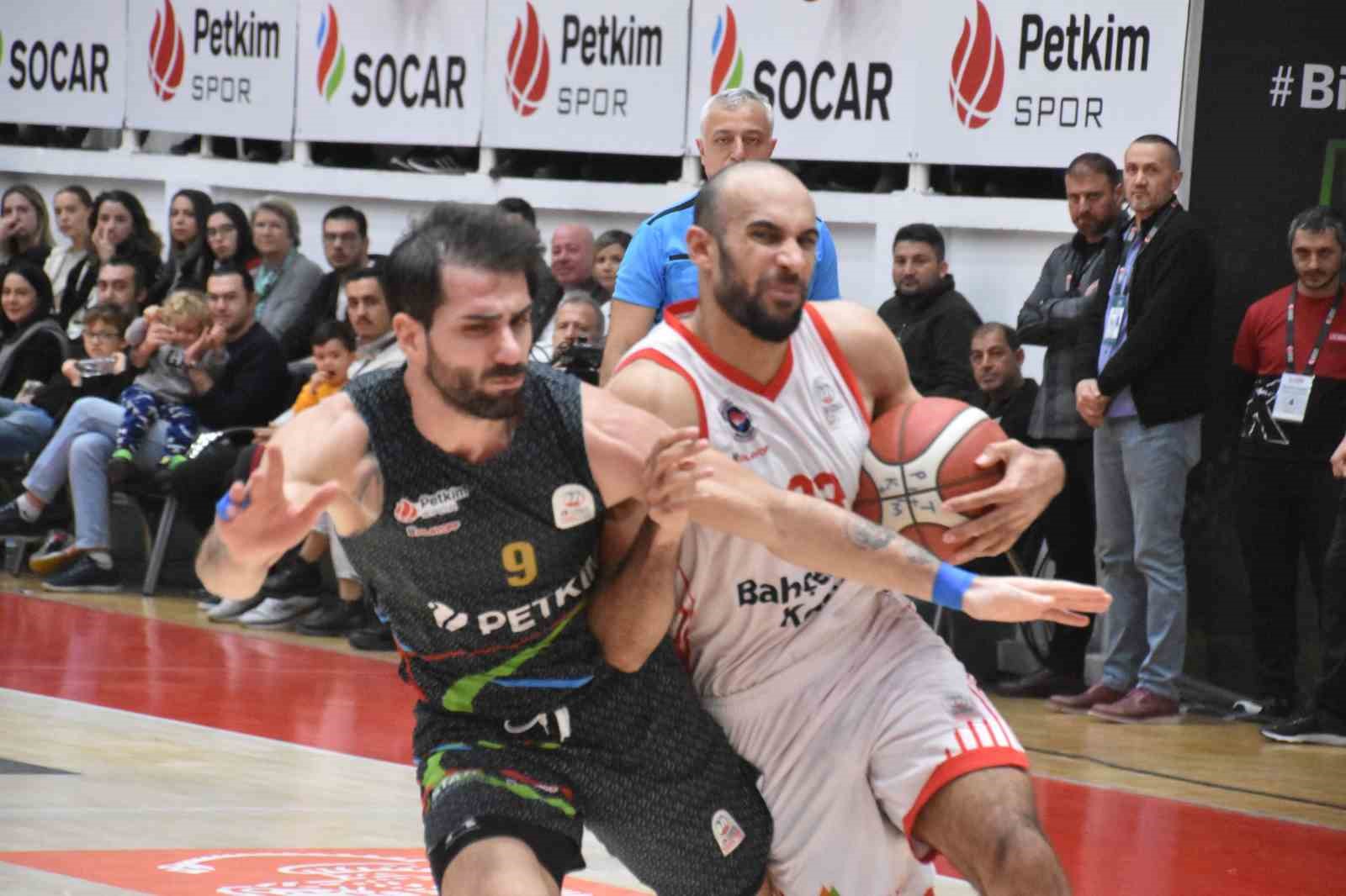 Aliağa Petkimspor, Türkiye Sigorta Basketbol Süper Ligi’nde Bahçeşehir Koleji’ni 76-61 mağlup etti