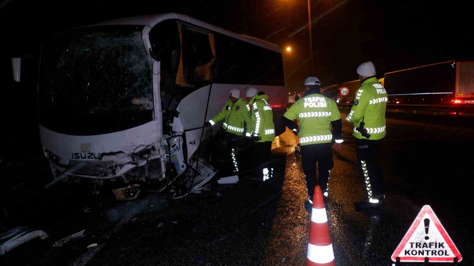 Edirne’de Polis Aracı ile Otobüs Kaza Yaptı: Polislerden 10’u, Toplamda 11 Yaralı Var