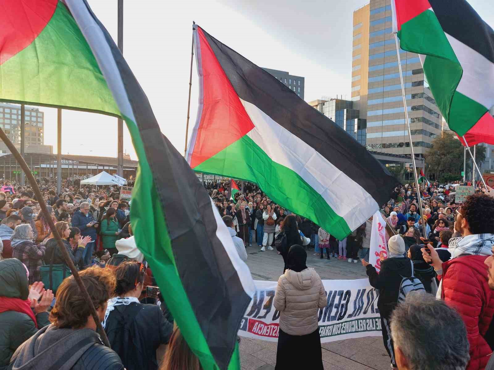 İspanyollar Filistin’e olan desteğini yürüyüşle gösterdi