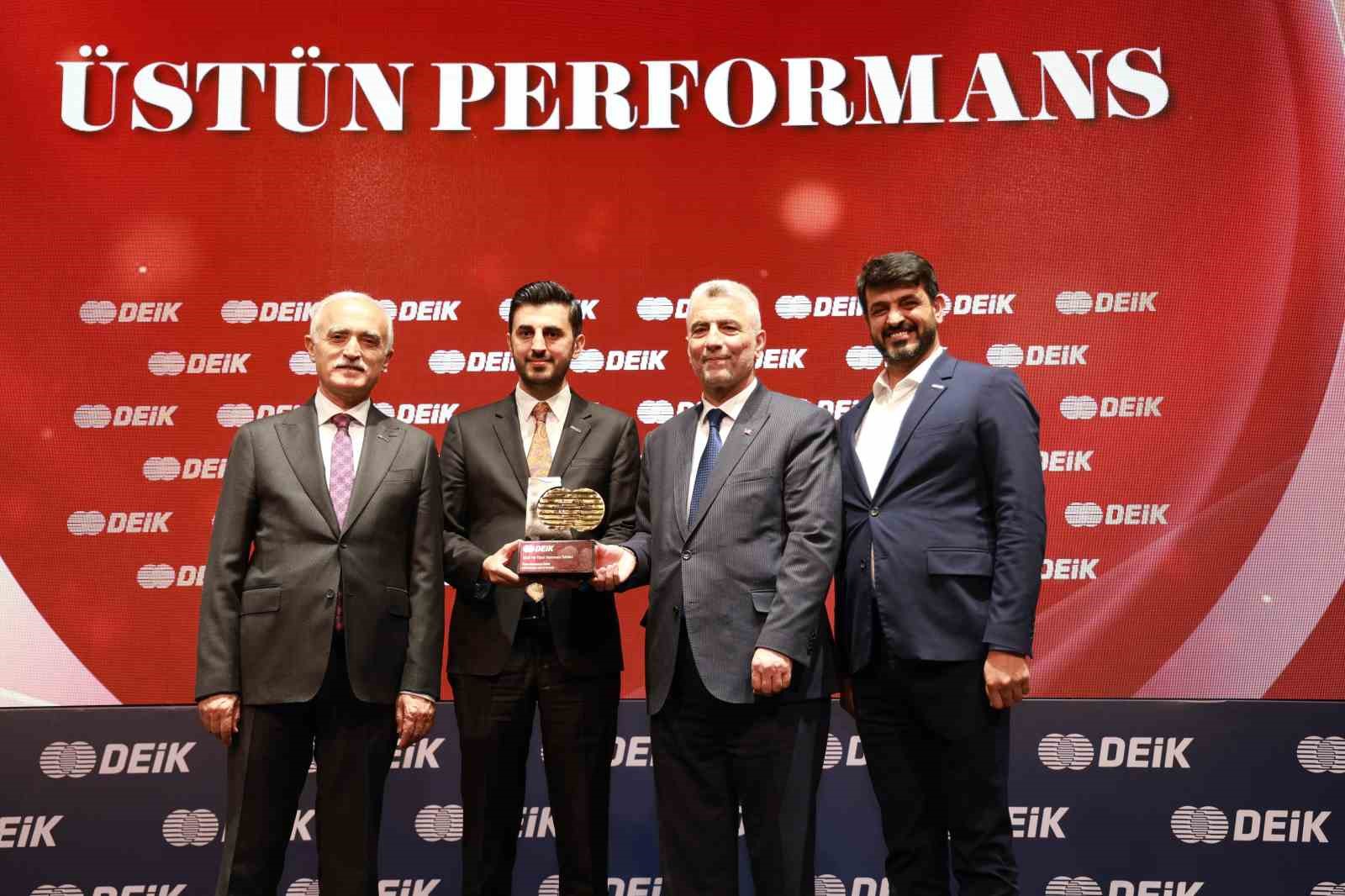 Türkiye-Irak İş Konseyi Başkanlığına yeniden seçilen Halit Acar’a üstün performans ödülü